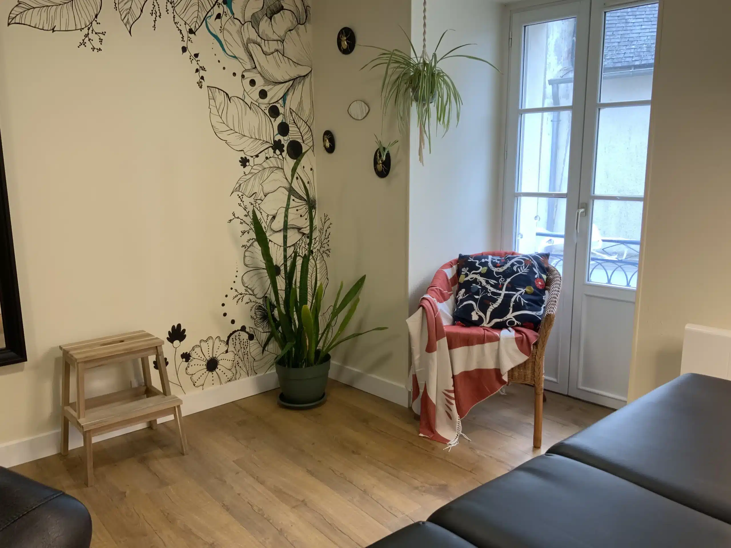 Fauteuil dans le salon.